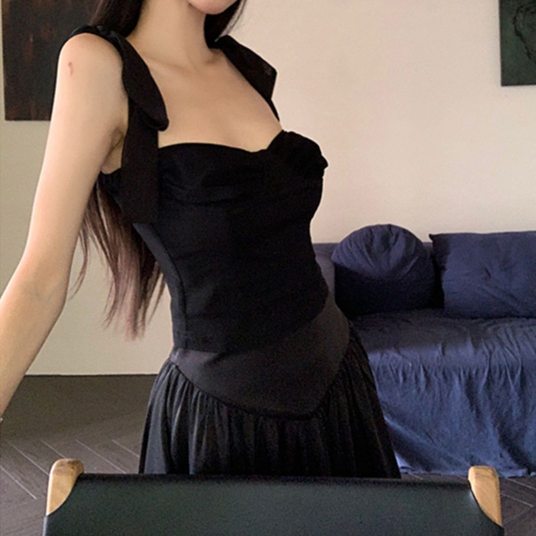 in stock French Style Hot Girl Design Sense Black Camisole High Waist Elegant Half-length Dress Women's Suit