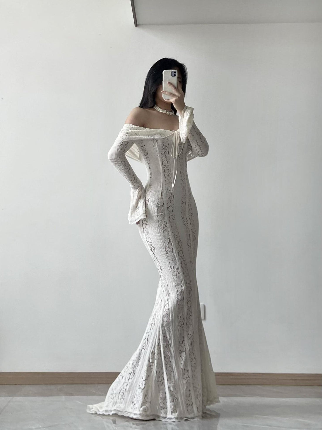 Gentle Off-Shoulder Lace Dress French Style Elegant Strapless Waist-Cinching Long Train Dress for Women