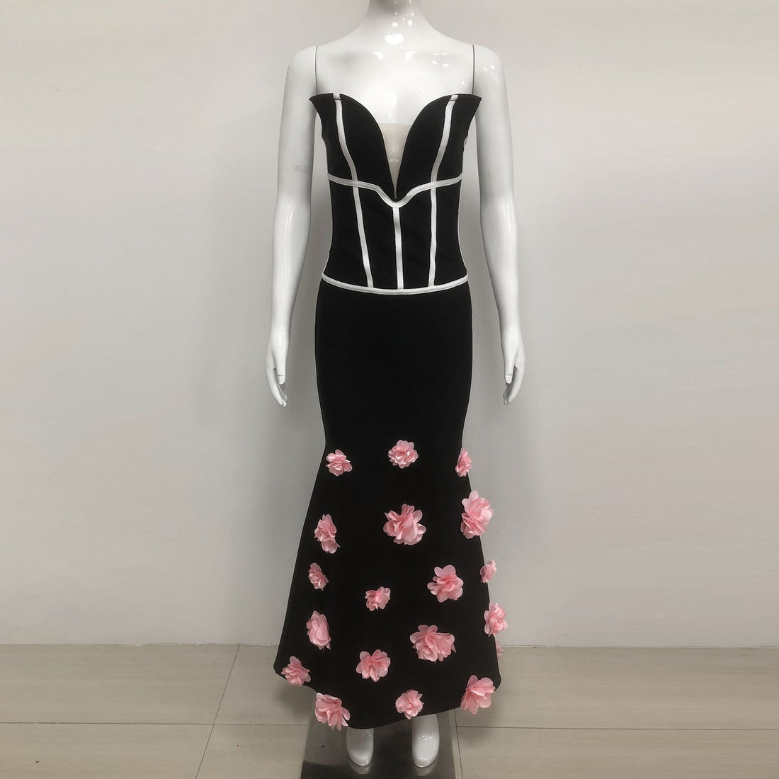 Flower Strapless Deep V Black and White Stripe Sleeveless Bandage Dress
