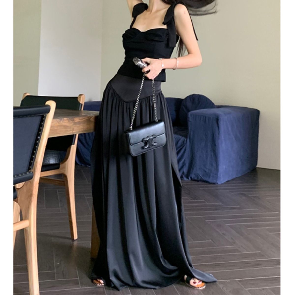 in stock French Style Hot Girl Design Sense Black Camisole High Waist Elegant Half-length Dress Women's Suit